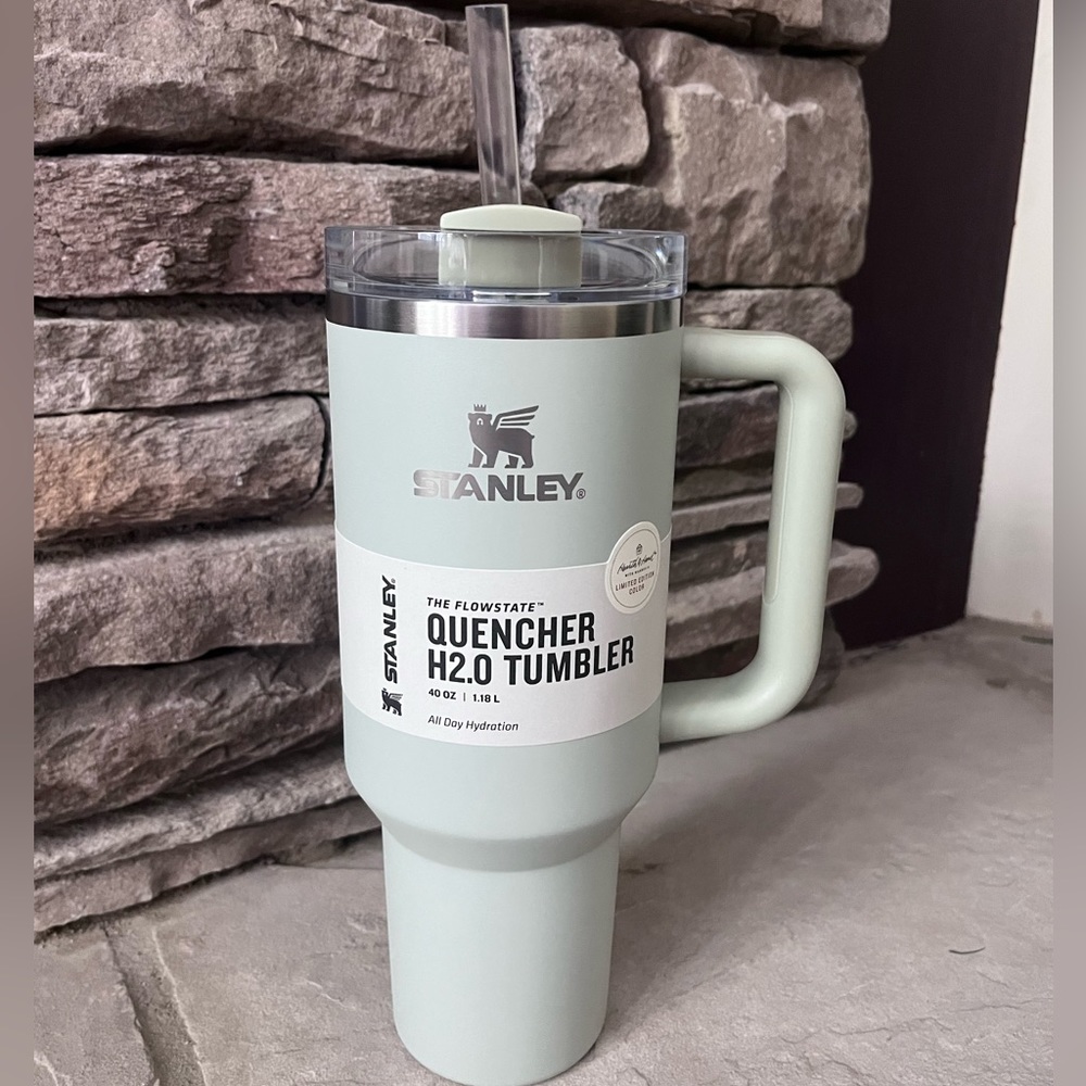 NWT Limited Edition- Hearth & Hand Stanley 40oz Quencher H2.0 - Serene Green